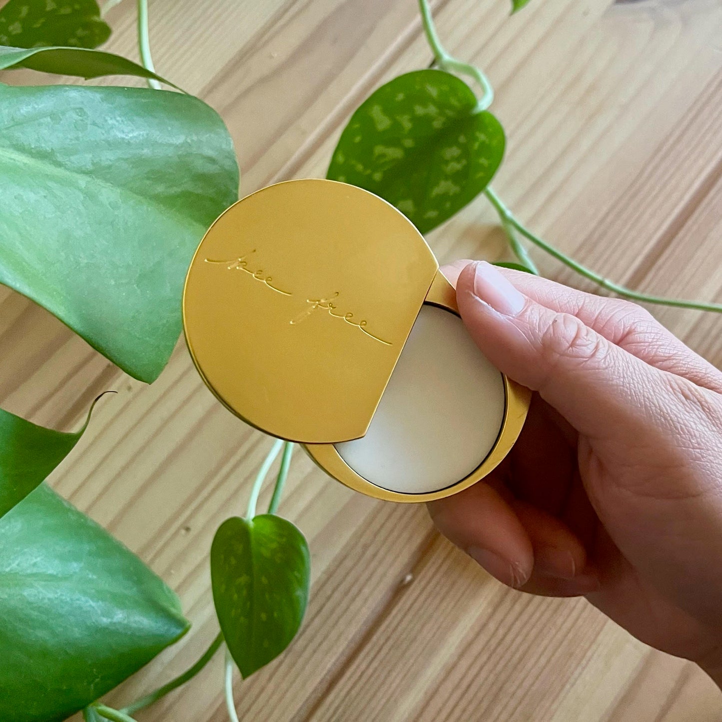 Bee Free Solid Fragrance